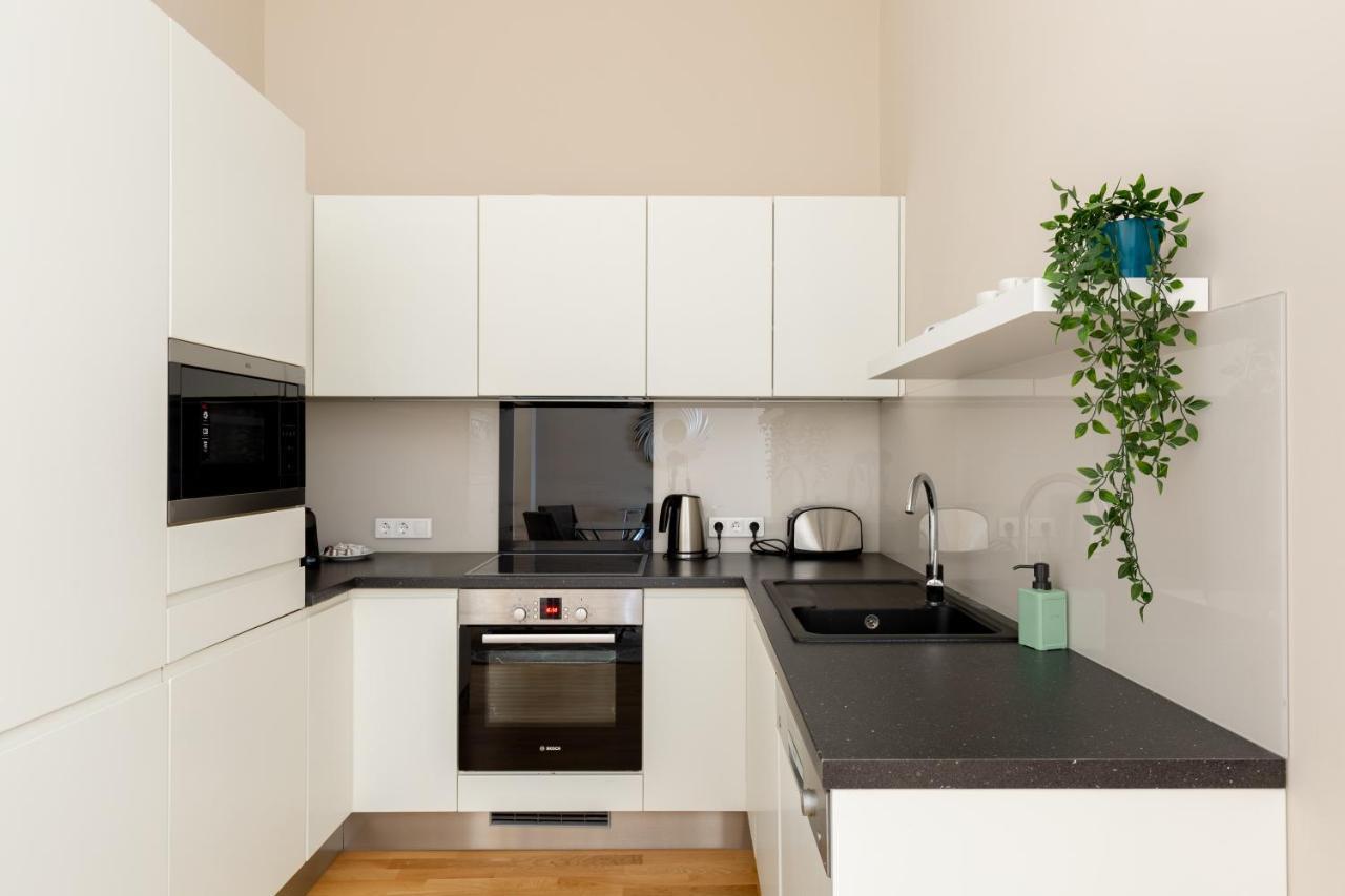 Lovely 2-bedroom At The Vaci Street Apartmán *