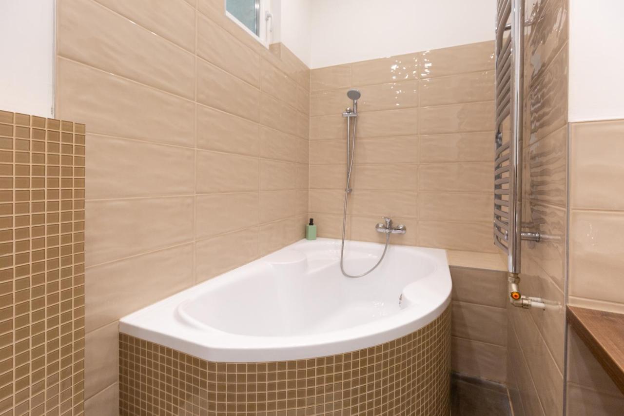 Lovely 2-bedroom At The Vaci Street *