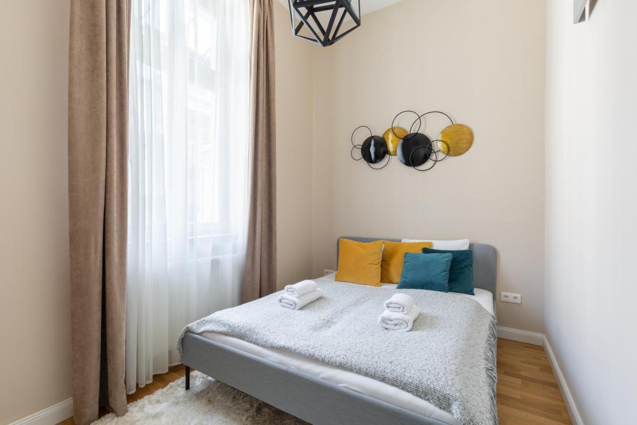 Lovely 2-bedroom At The Vaci Street *